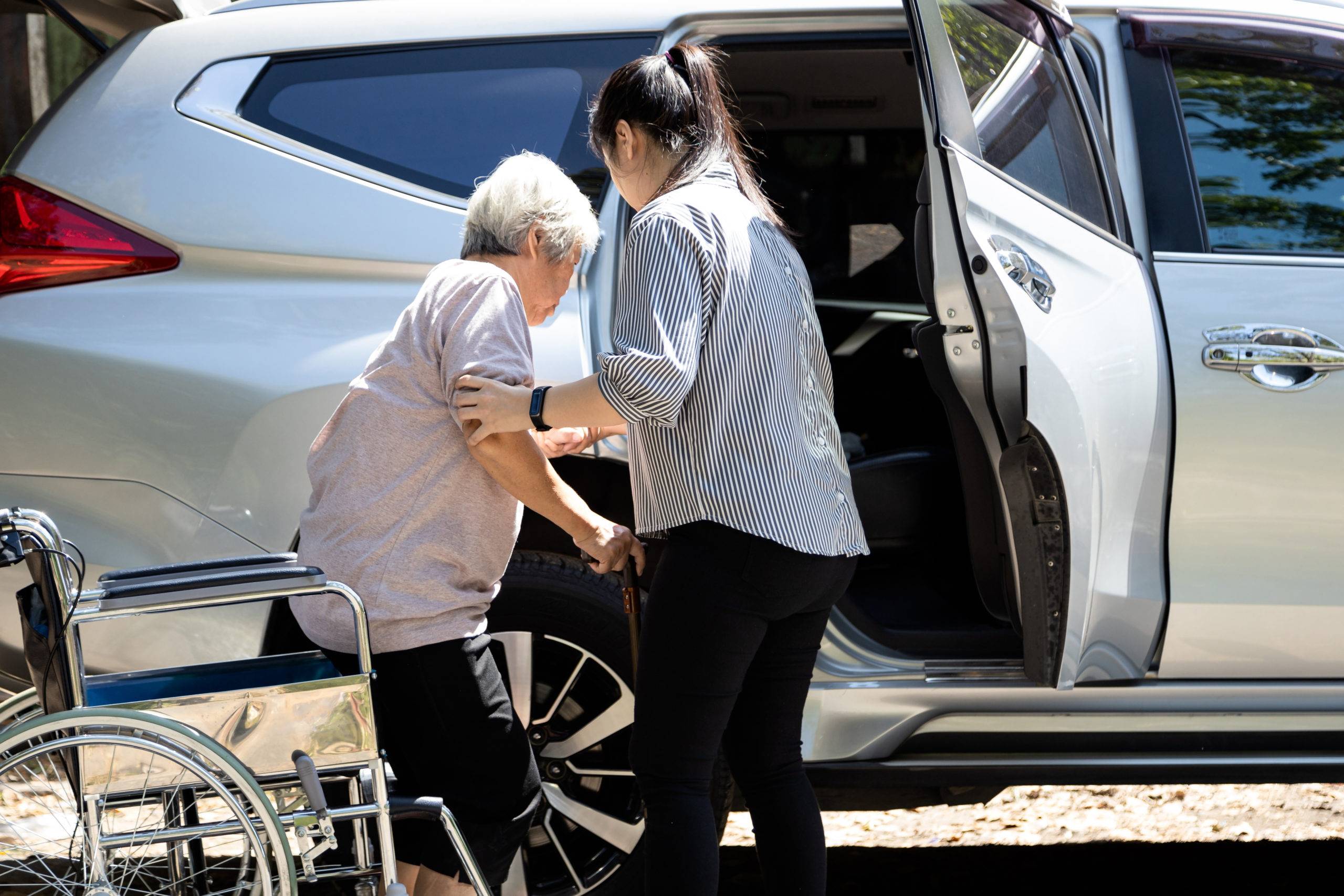 6 Options: Transportation for the Elderly - California Caregiver Resource  Centers